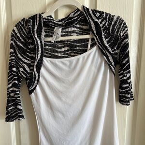 Tovia Women’s XL Round Neck 3/4 Sleeve Blouse Top Stripes black &White cover